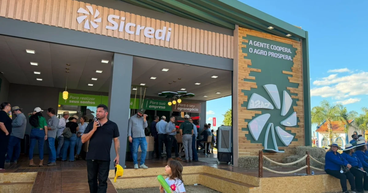 Sicredi tem participação na Bahia Farm Show 2026 com foco em relacionamento, negócios e fortalecimento do agro regional