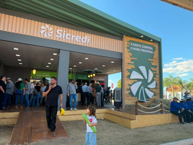Sicredi tem participação na Bahia Farm Show 2026 com foco em relacionamento, negócios e fortalecimento do agro regional